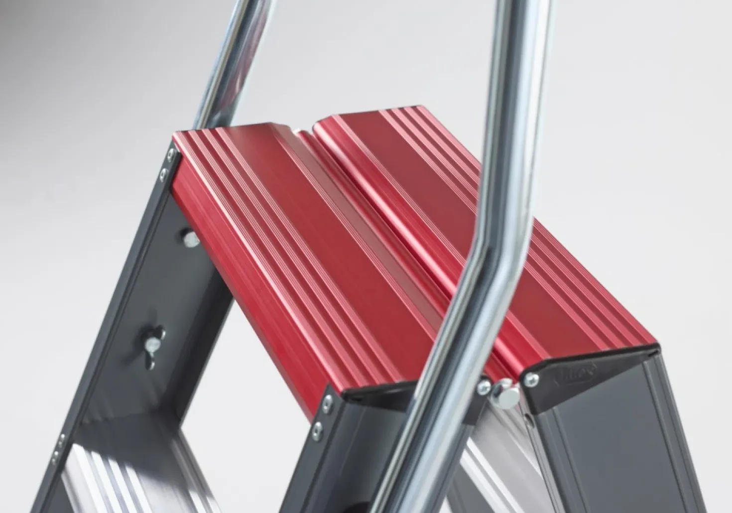 Altrex Falco FDO 3 Dubbele trap - Aluminium met coating - 2 x 3 treden - max. werkhoogte 2,7m