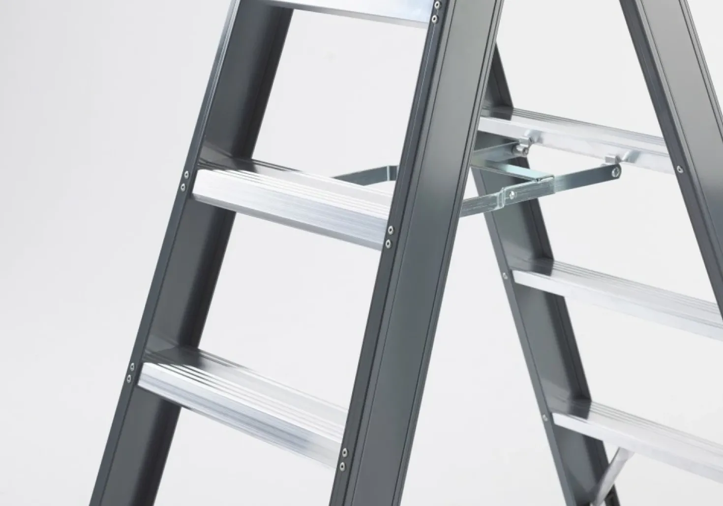 Altrex Falco FDO 8 Dubbele trap - Aluminium met coating - 2 x 8 treden - max. werkhoogte 3,9m