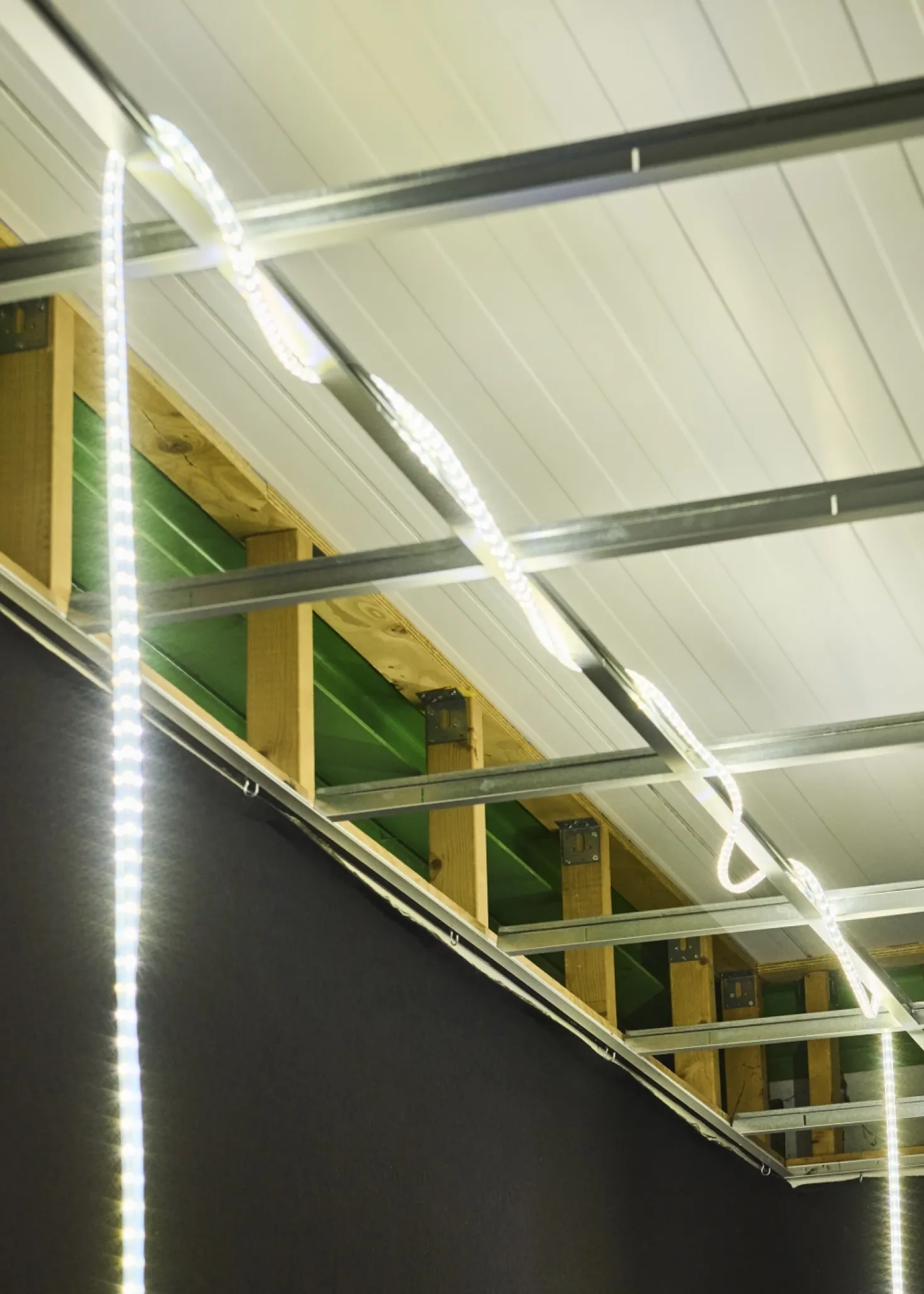 Bailey 146507 RoBust LED Lichtslang tweezijden in haspel - IP65 - 840Lm/m - 20m
