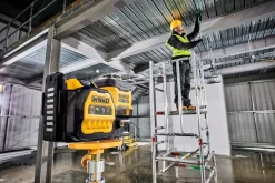 DeWALT DCE089NG18-XJ 12V/18V Kruislijnlaser in koffer - 3x 360° - groen - 70m - IP54