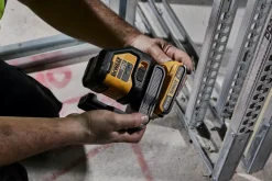 DeWALT DCLE34021N 18V Kruislijnlaser - Groen - 2x 55m - 2 lijnen - IP54