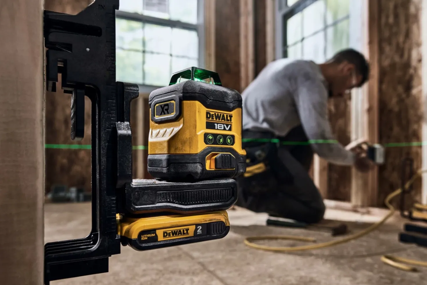 DeWALT DCLE34031N-XJ 18V Li-ion Accu Zelfnivellerende Kruislijnlaser body - 3x360° - Groen