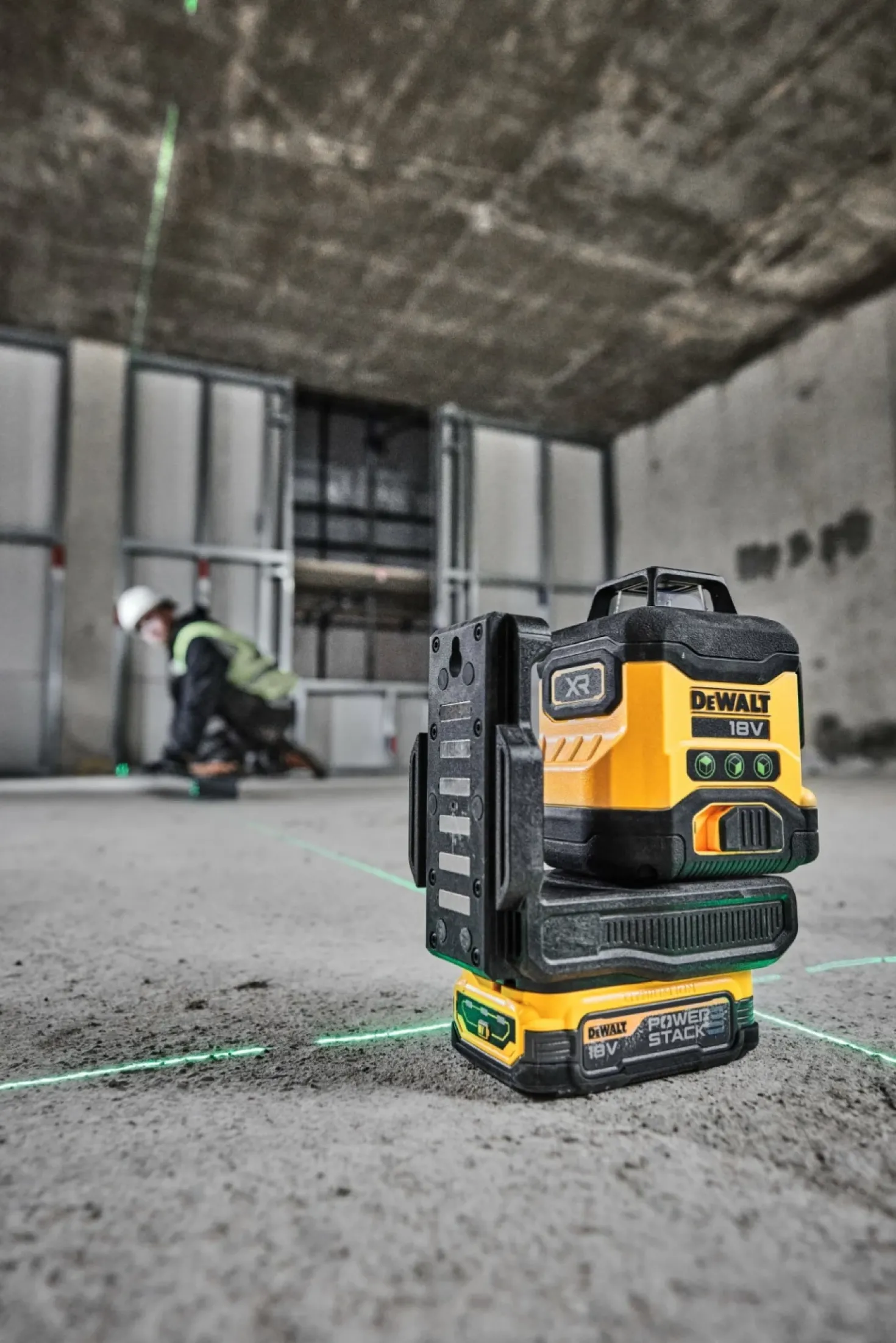 DeWALT DCLE34031N-XJ 18V Li-ion Accu Zelfnivellerende Kruislijnlaser body - 3x360° - Groen