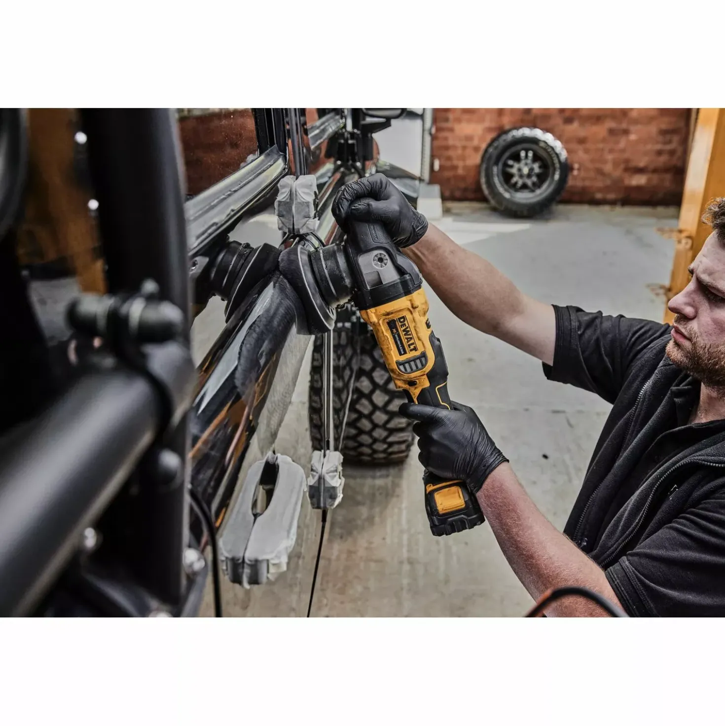 DeWALT DCM848N-XJ 18V Li-ion XR accu haakse polijstmachine body - koolborstelloos