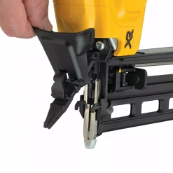 DeWALT DCN662NT-XJ 18V Li-ion XR accu afwerktacker body in TSTAK - 32-64mm - koolborstelloos