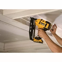 DeWALT DCN660P2-QW 18V Li-ion XR accu afwerktacker set (2x 5.0Ah) in koffer - 32-63mm - 16 Gauge - koolborstelloos