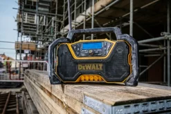 DeWALT DCR029-QW 18V Li-ion XR accu DAB+ Bouwradio met oplaadfunctie - werkt op netstroom & accu