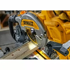 DeWALT DCS777T2-QW 54V XR FlexVolt Li-Ion Accu afkort- en verstekzaagmachine set (2x 6.0Ah accu) - 216 x 30mm - koolborstelloos