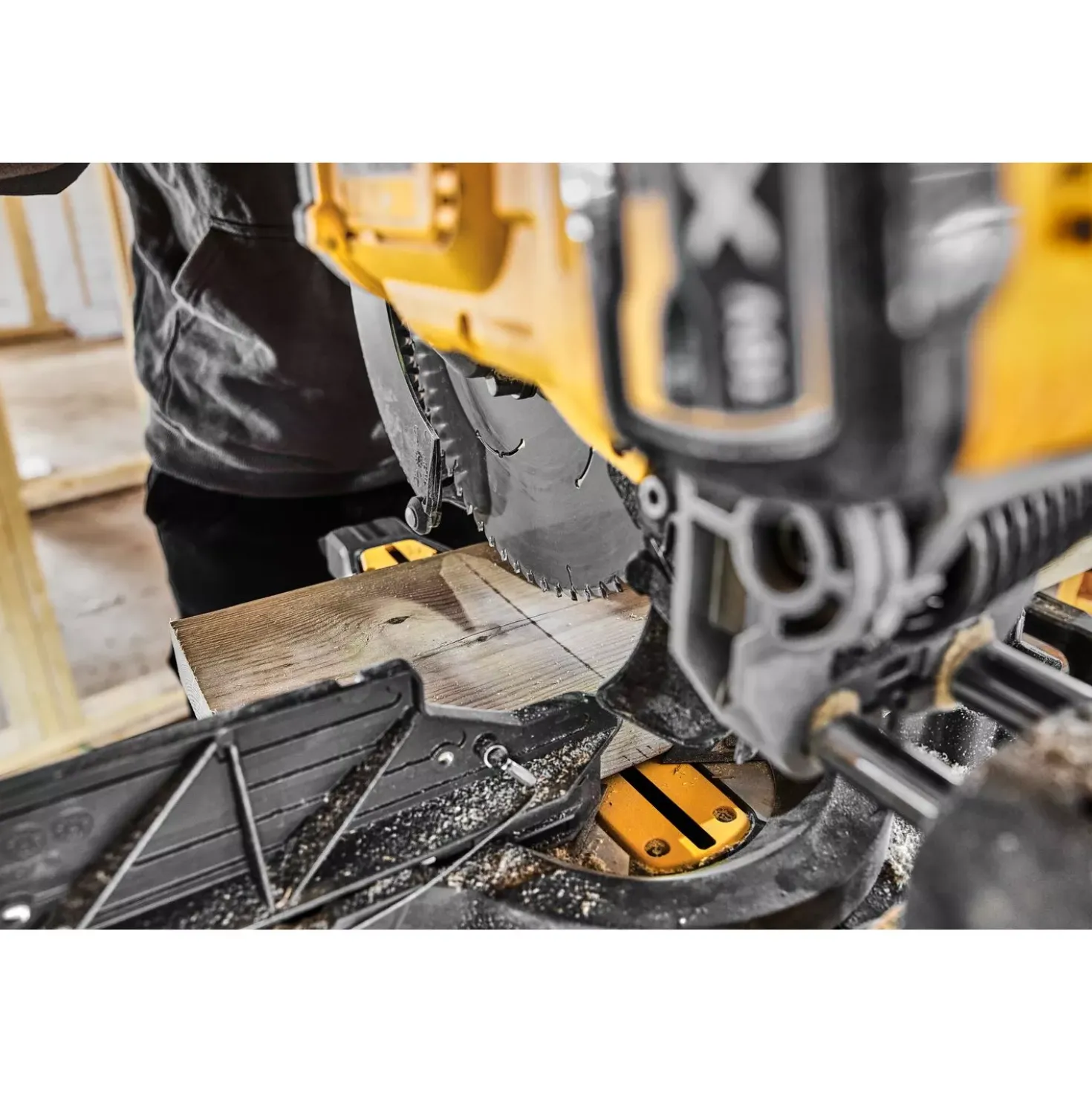DeWALT DCS781X2-QW Li-Ion accu 54V Brushless Afkort-/verstekzaagset 9.0Ah - 305mm