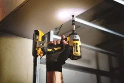 DeWALT DT70518T-QZ 10-delige impact Torsion bitset met zwenkbare bit tip houder