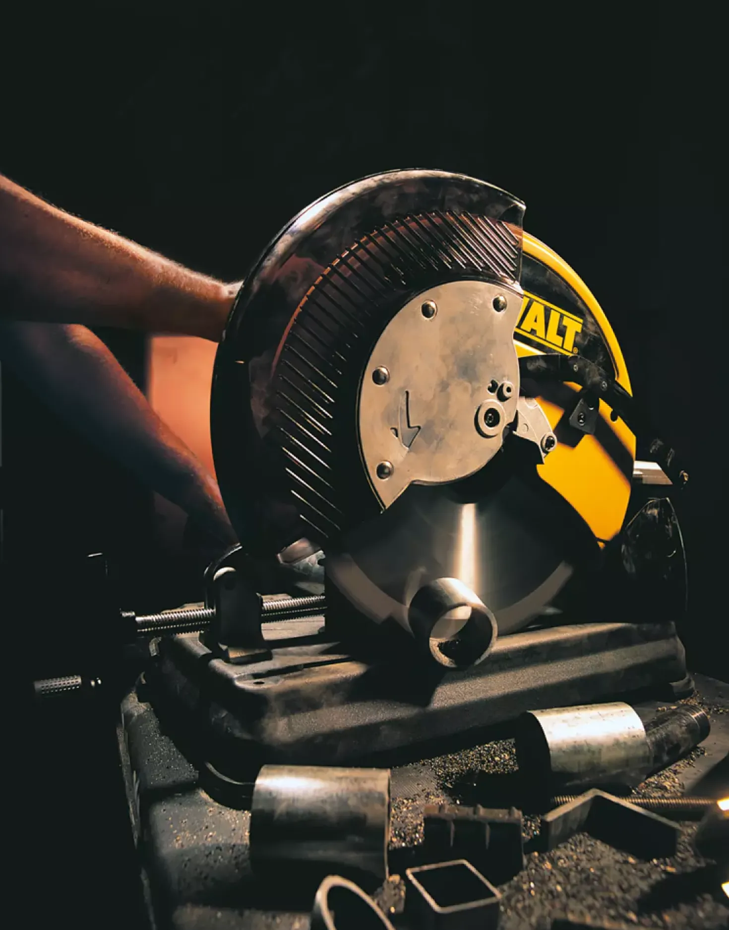 DeWALT DW872-QS Metaal afkortzaag - 2200W - 355mm
