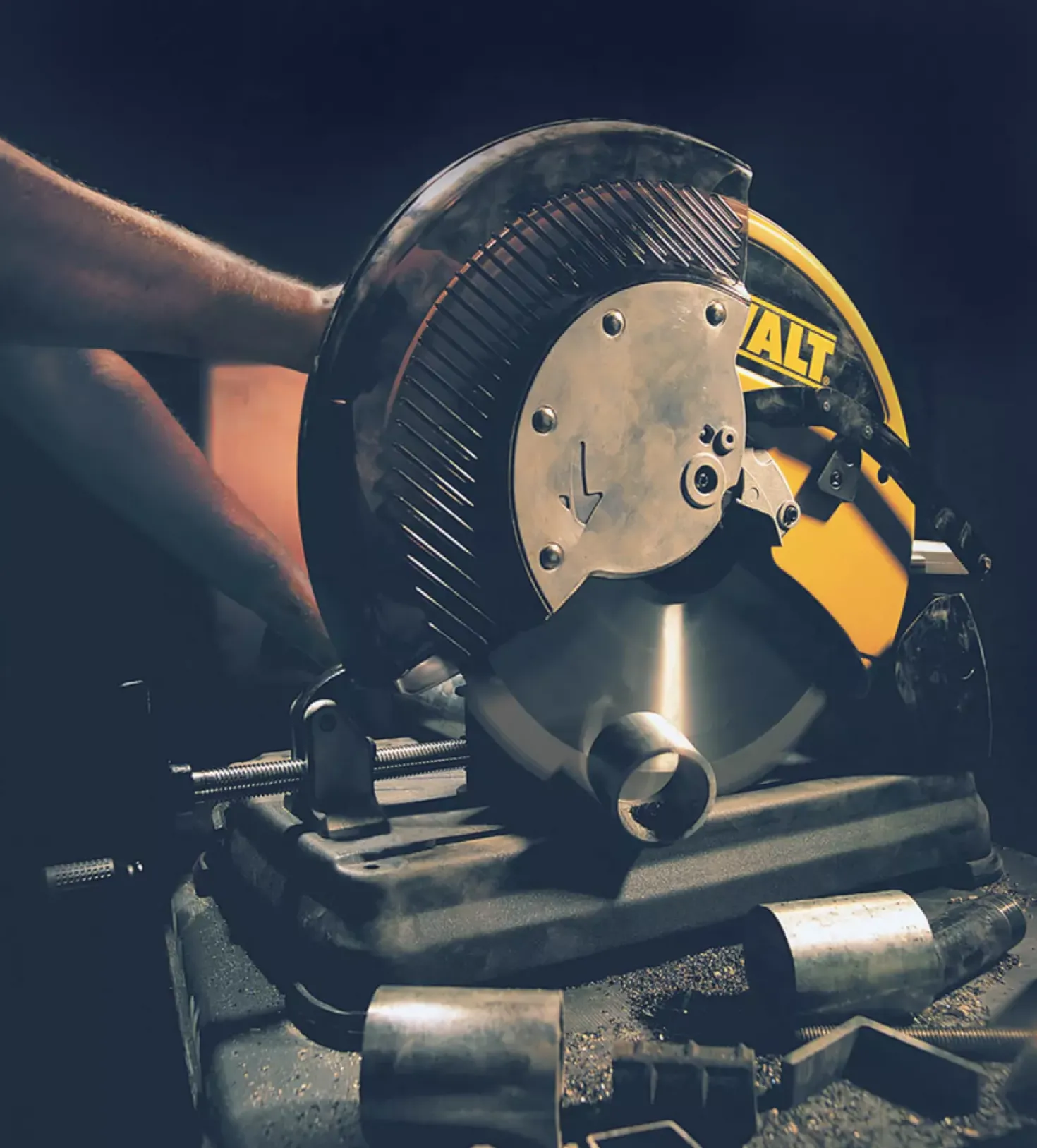 DeWALT DW872-QS Metaal afkortzaag - 2200W - 355mm