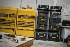 DeWALT DWST1-75694 Werkplaatsrek - 65 x 33 x 180 cm