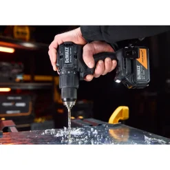 DeWALT X MCLAREN DCD86MP2KT-QW 18V XR accu schroef-/klopboormachine met accessoires set in TSTAK (2x 5.0Ah accu + lader)