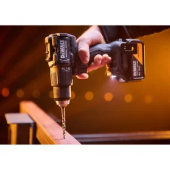 DeWALT X MCLAREN DCK2222MP2T-QW 18V XR accu schroef-/klopboormachine (DCD86M) & accu slagschroevendraaier (DCF86M) combiset (2x 5.0Ah accu + lader)