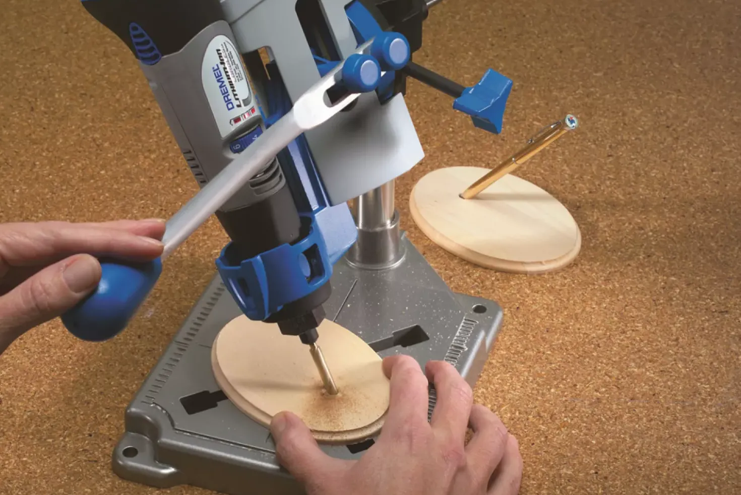 Dremel 220 Workstation - boorstandaard