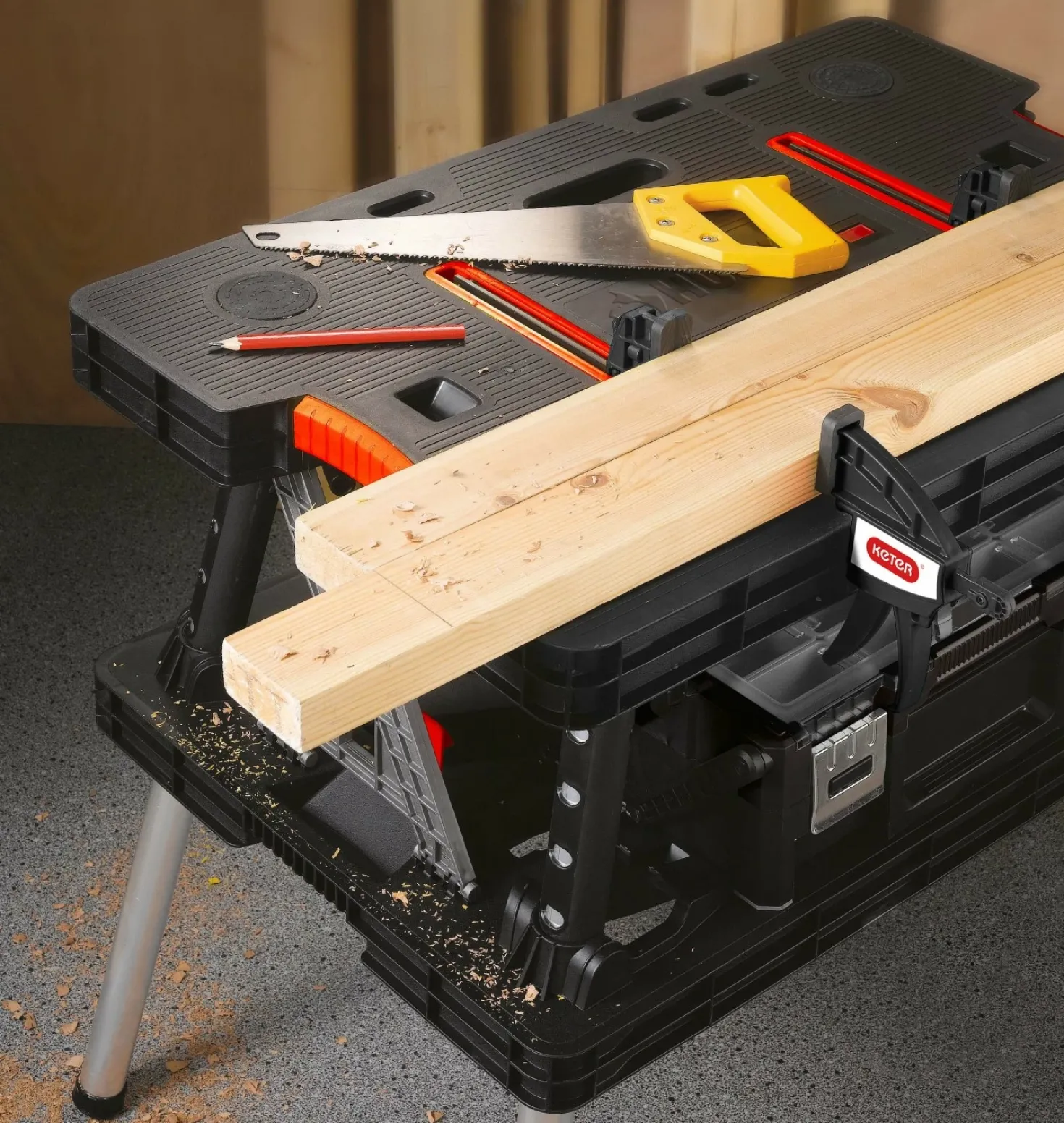 Keter 237005 Inklapbare werkbank - Zwart/Rood - draagcapaciteit 450 kg