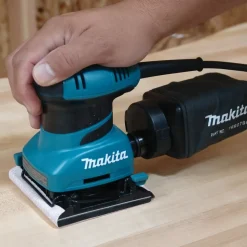 Makita BO4556K Vlakschuurmachine in koffer - 200W - 112 x 102mm