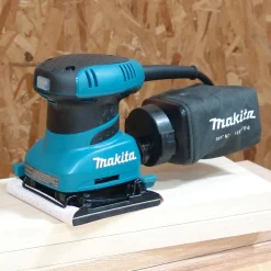 Makita BO4556K Vlakschuurmachine in koffer - 200W - 112 x 102mm