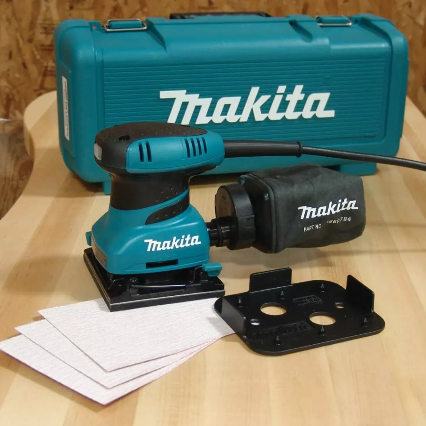 Makita BO4556K Vlakschuurmachine in koffer - 200W - 112 x 102mm