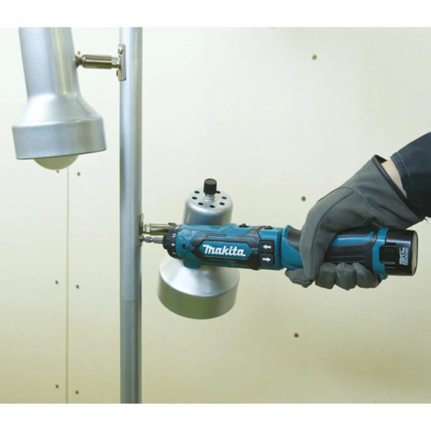 Makita DF012DSE 7,2V Li-Ion accu boor-schroefmachine set (2x 1,5Ah accu) in koffer