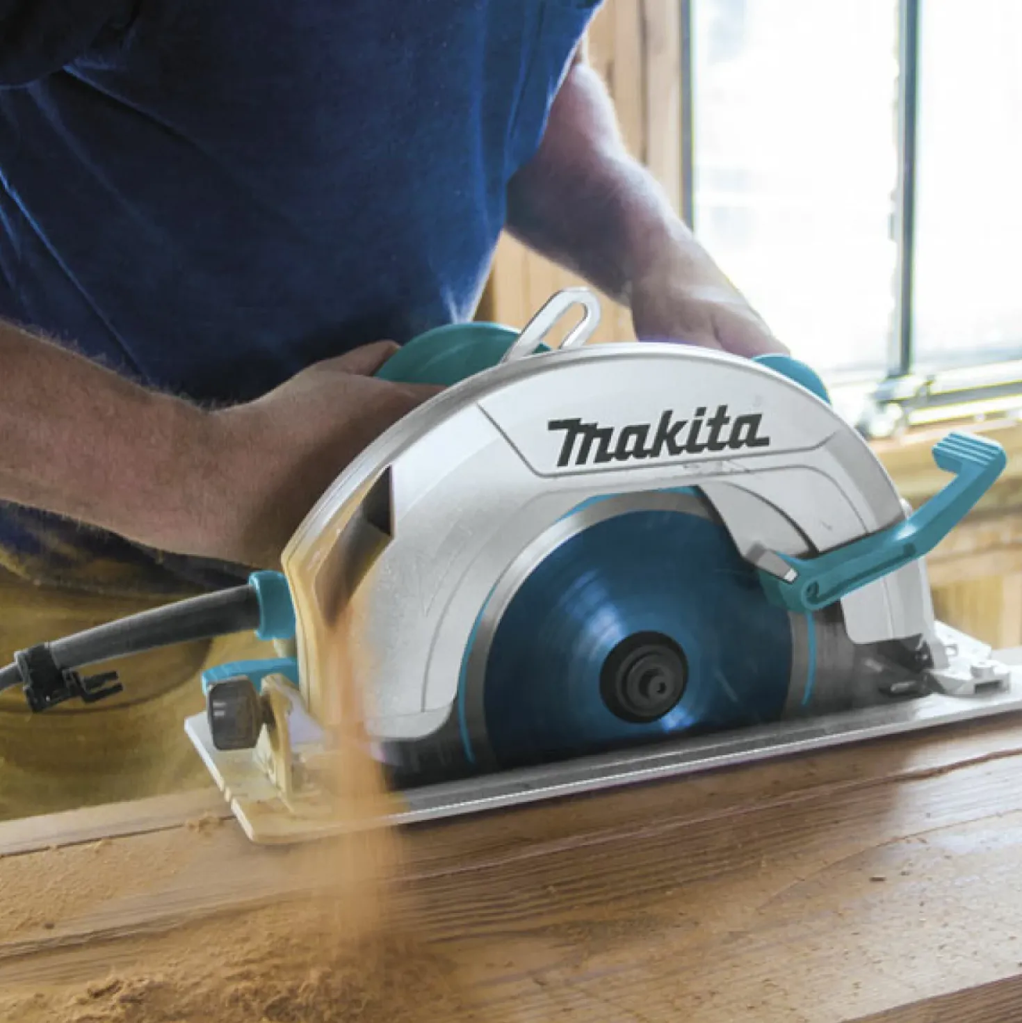Makita HS0600 Cirkelzaag - 2000W - 270mm