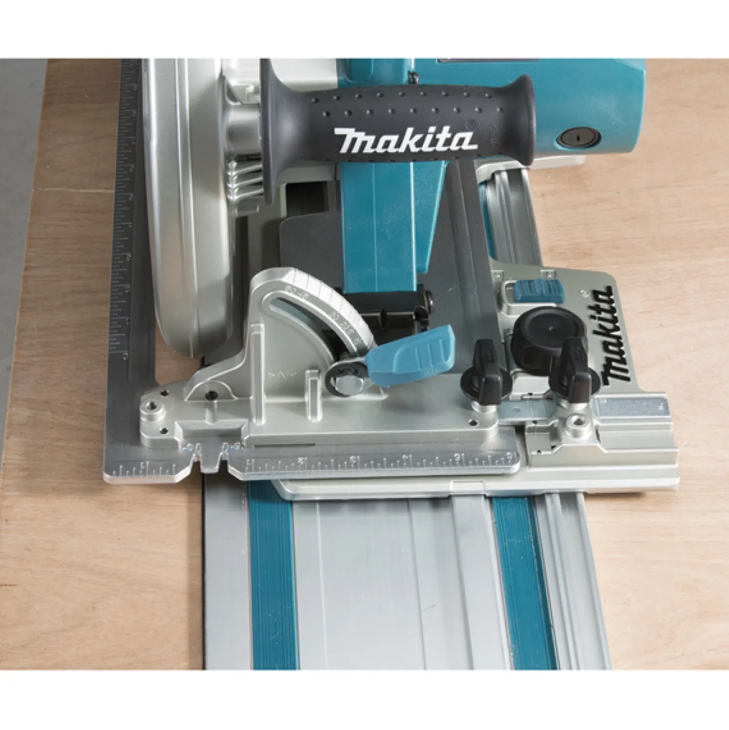 Makita HS0600 Cirkelzaag - 2000W - 270mm