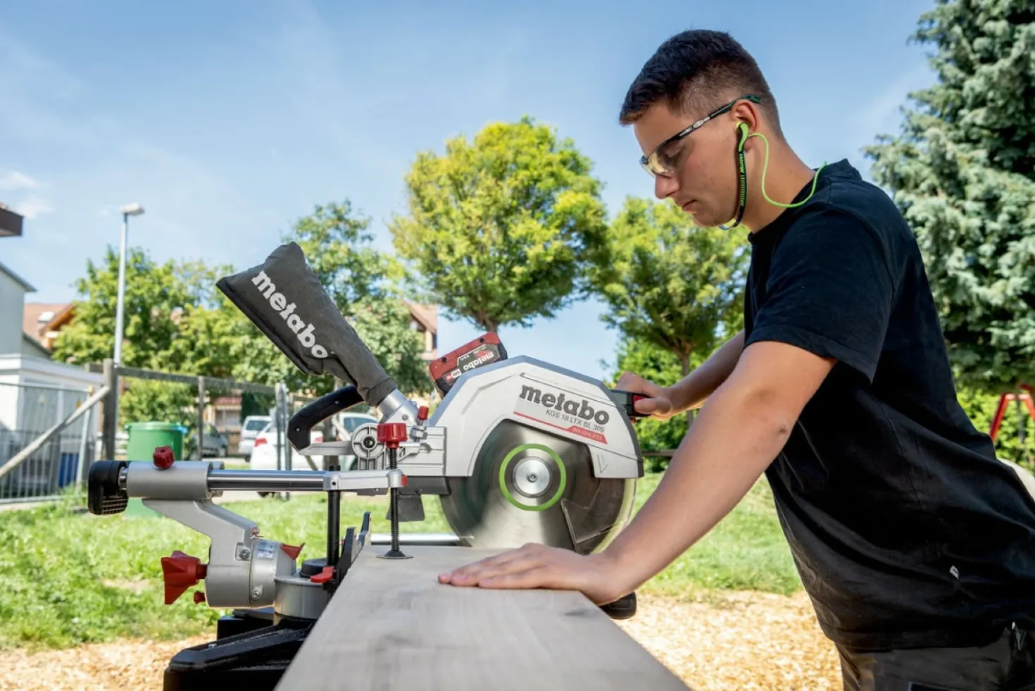 Metabo KGS 18 LTX BL 305 LiHD Accu afkortzaag set (2x 8Ah) - 305 x 30mm