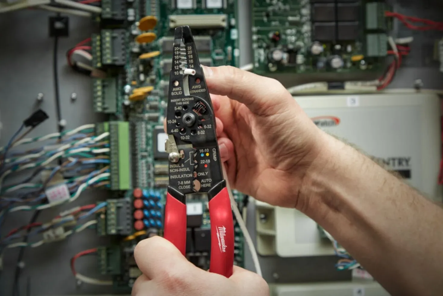 Milwaukee 4932493816 Krimptang Multifunctioneel - 0.75-6mm²