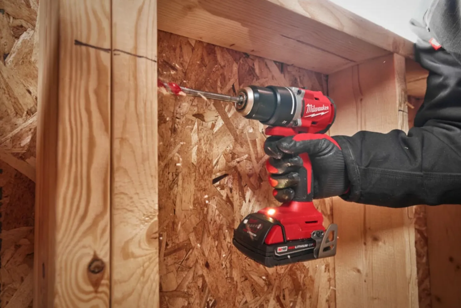 Milwaukee M18 BLDDRC-202C 18V Li-ion accu boor-/schroefmachine (2x 2.0Ah accu) in koffer