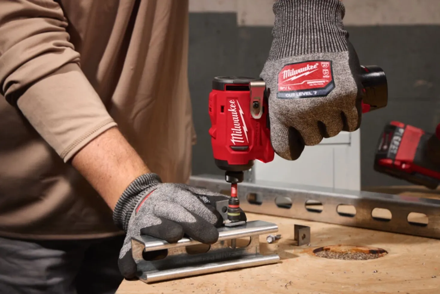 Milwaukee M12 BLIDRC-202C 12V Li-ion accu slagschroevendraaier set (2x 2.0Ah accu) in koffer - 124Nm