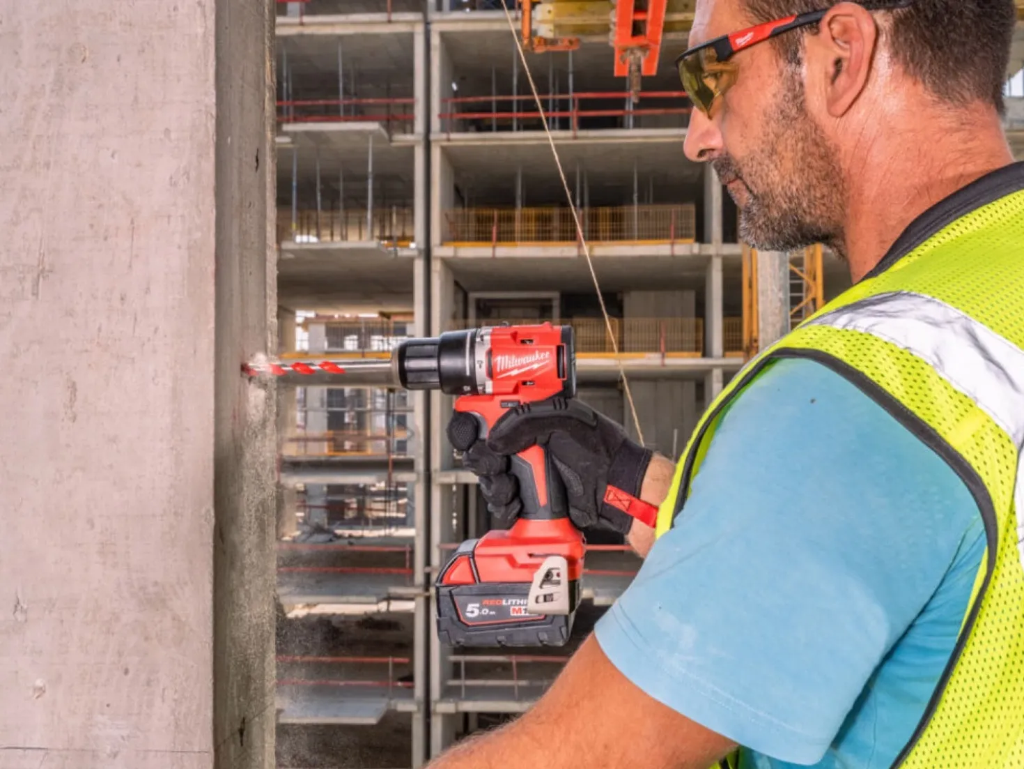 Milwaukee M18 BLPDRC-202C 18V Li-Ion accu klopboor- /schroefmachine set (2x 2.0Ah accu) in koffer