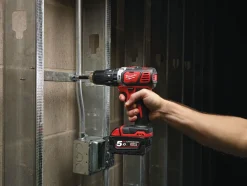 Milwaukee M18 BPD-402C 18V Li-Ion accu klopboor- /schroefmachine set (2x 4.0Ah accu) in koffer