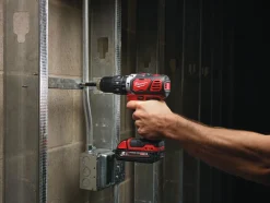Milwaukee M18 BPD-202C 18V Li-Ion accu klopboor- /schroefmachine set (2x 2.0Ah accu) in koffer