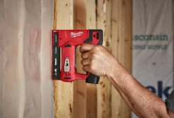 Milwaukee M12 BST-202X 12V Li-ion Tacker set (2x 2.0Ah accu) in HD box - 6-14mm