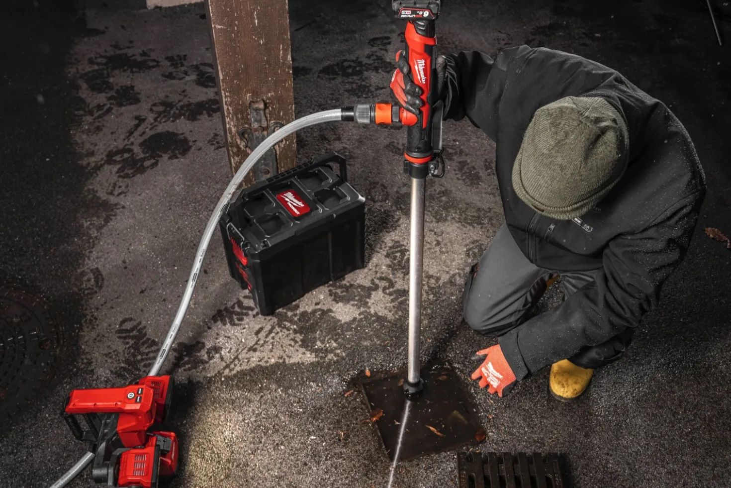 Milwaukee M12 BSWP-601 M12 Hydropass Staafwaterpomp set - 34l/min - 12V