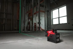 Milwaukee M12 CLL4P-301C kruislijnlaser met 4 punten in transportkoffer (1x 3.0 Ah Accu) - Groen - 12V