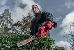 Milwaukee M12 FHT20-402 FUEL 12V Li-Ion accu heggenschaar (2x 4,0 Ah accu) set - 200mm - koolborstelloos
