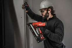 Milwaukee M18 FN15GA-0X 18V Li-ion Accu afwerktacker body in HD Box