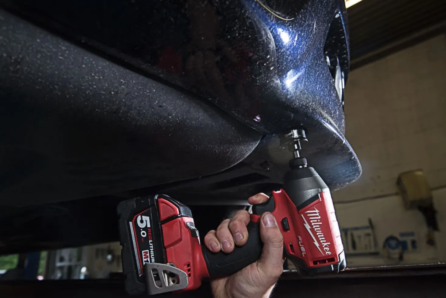Milwaukee M18 FQID-501B 18V Li-ion accu slagschroevendraaier set (1x 5.0Ah accu) in tas