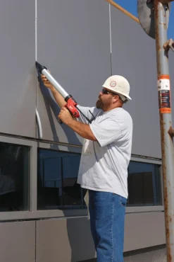 Milwaukee M12 PCG/400A-201B 12V Li-Ion Accu lijm- en kitspuit set (1x 2.0Ah accu) incl. worsthouder in tas