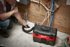 Milwaukee M18 VC2-0 18V Li-Ion accu nat- en droogzuiger / stofzuiger body - L-klasse- 7,5L