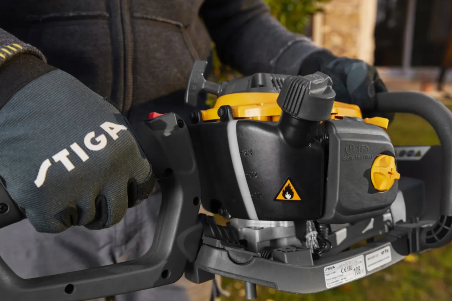 Stiga HT 525 Benzine heggenschaar - 22,5cc - 0,65kW - 2-takt - 46cm - 35mm