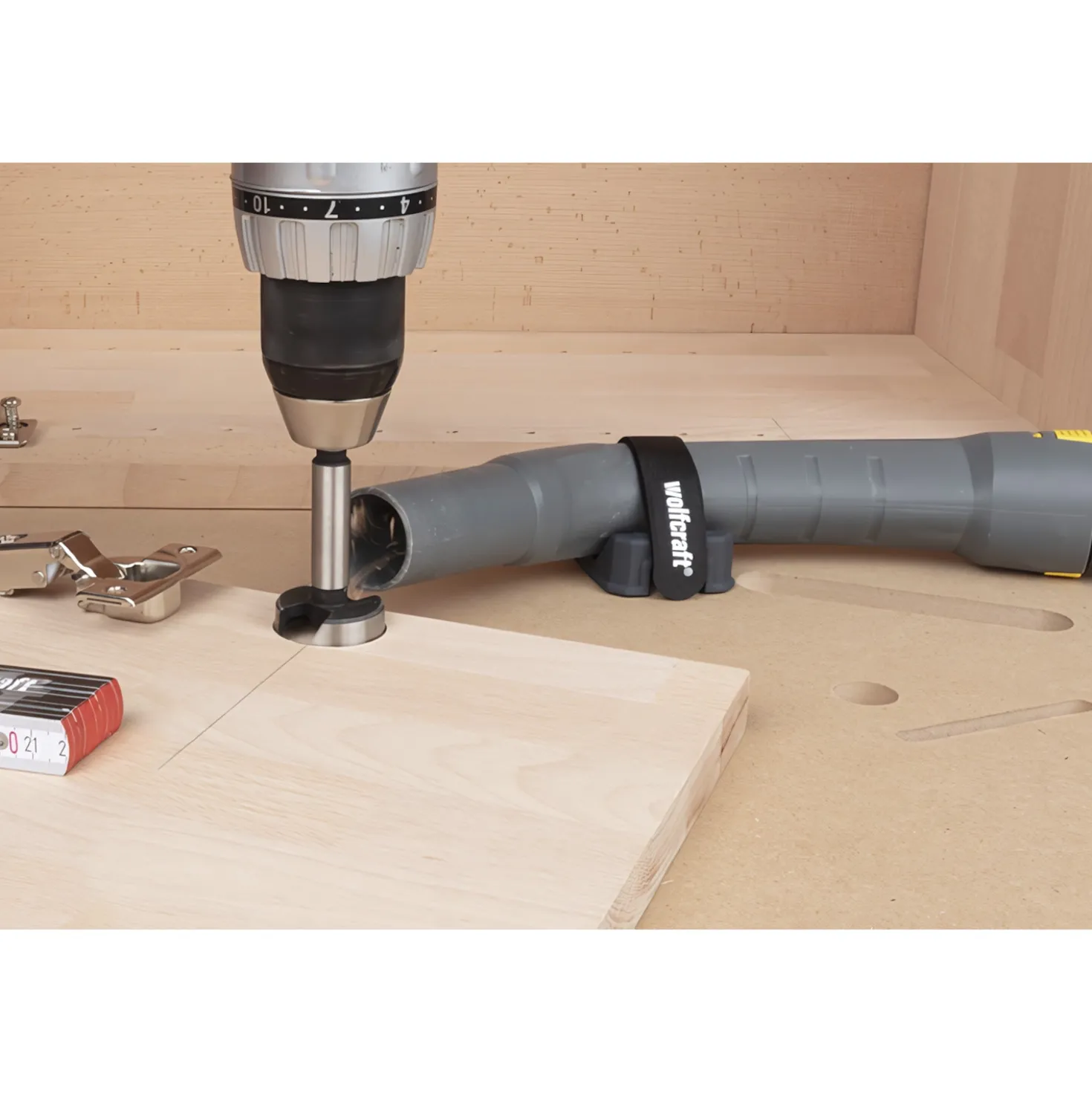 Wolfcraft 6891000 Slanghouder Werkbank voor stofzuigers